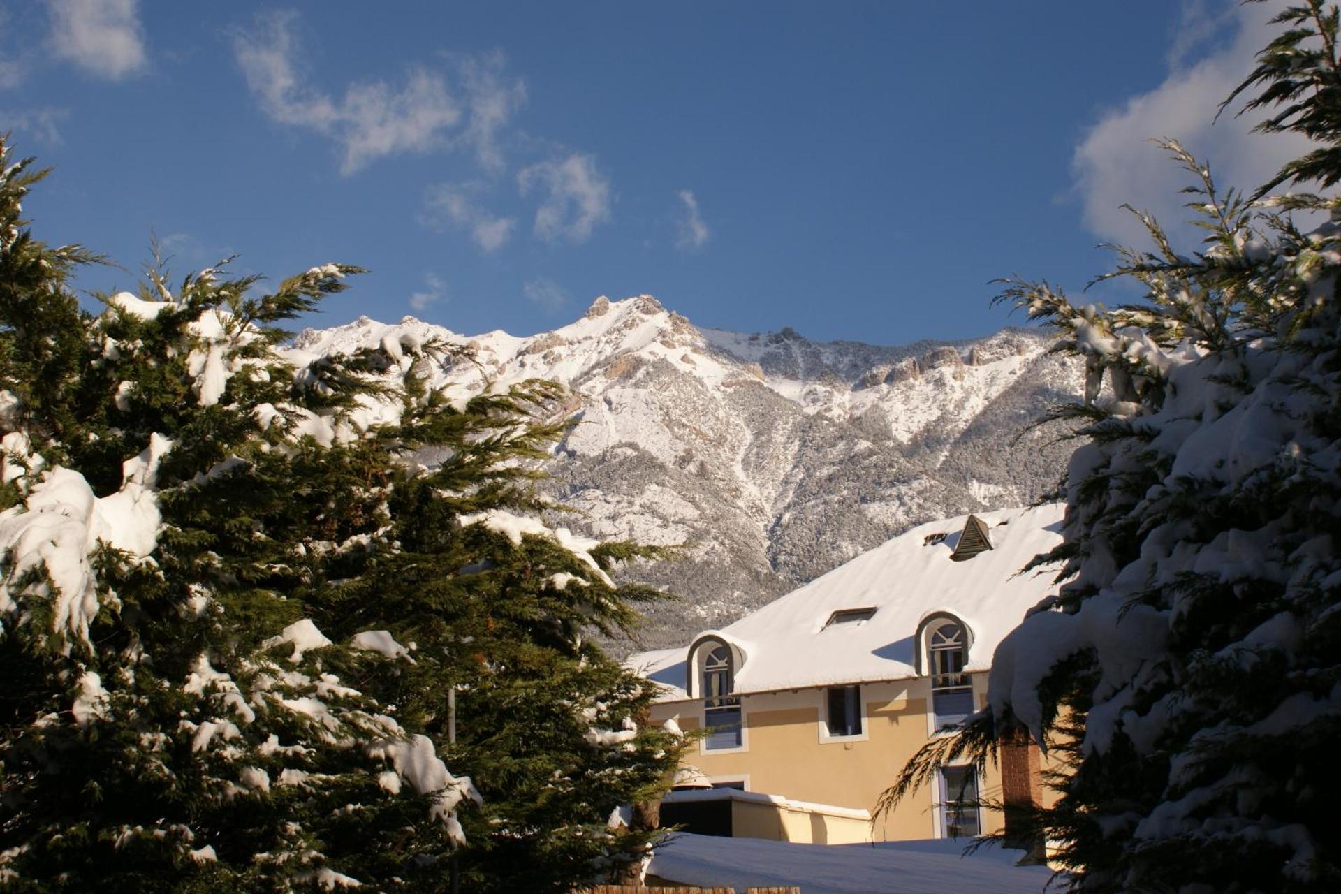 Lacour Hotel